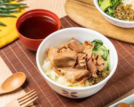 Jiàng Shāo Méi Huā Zhū Ròu Fàn Rice With Sauce Roasted Sliced Pork Blade Shoulder