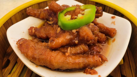 Bǎi Hé Jiàng Zhēng Fèng Zhǎo Steamed Chicken Feet In Black Bean Sauce