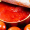 Scatola di pomodori a dadini